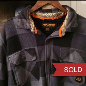 Realtree Men's Black and Gray Checkered Jacket